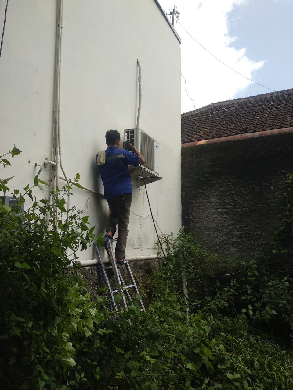 teknisi_service_ac_bergansai_jogja_area_bangunjiwo