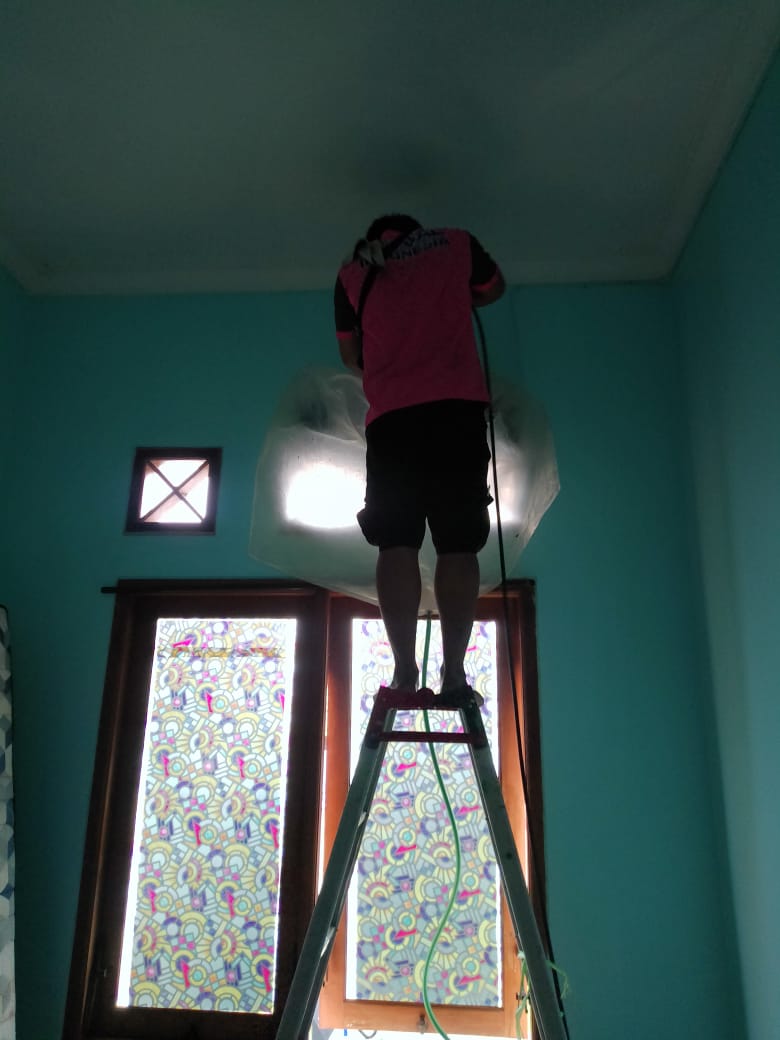 teknisi_service_ac_bergansai_jogja_indoor